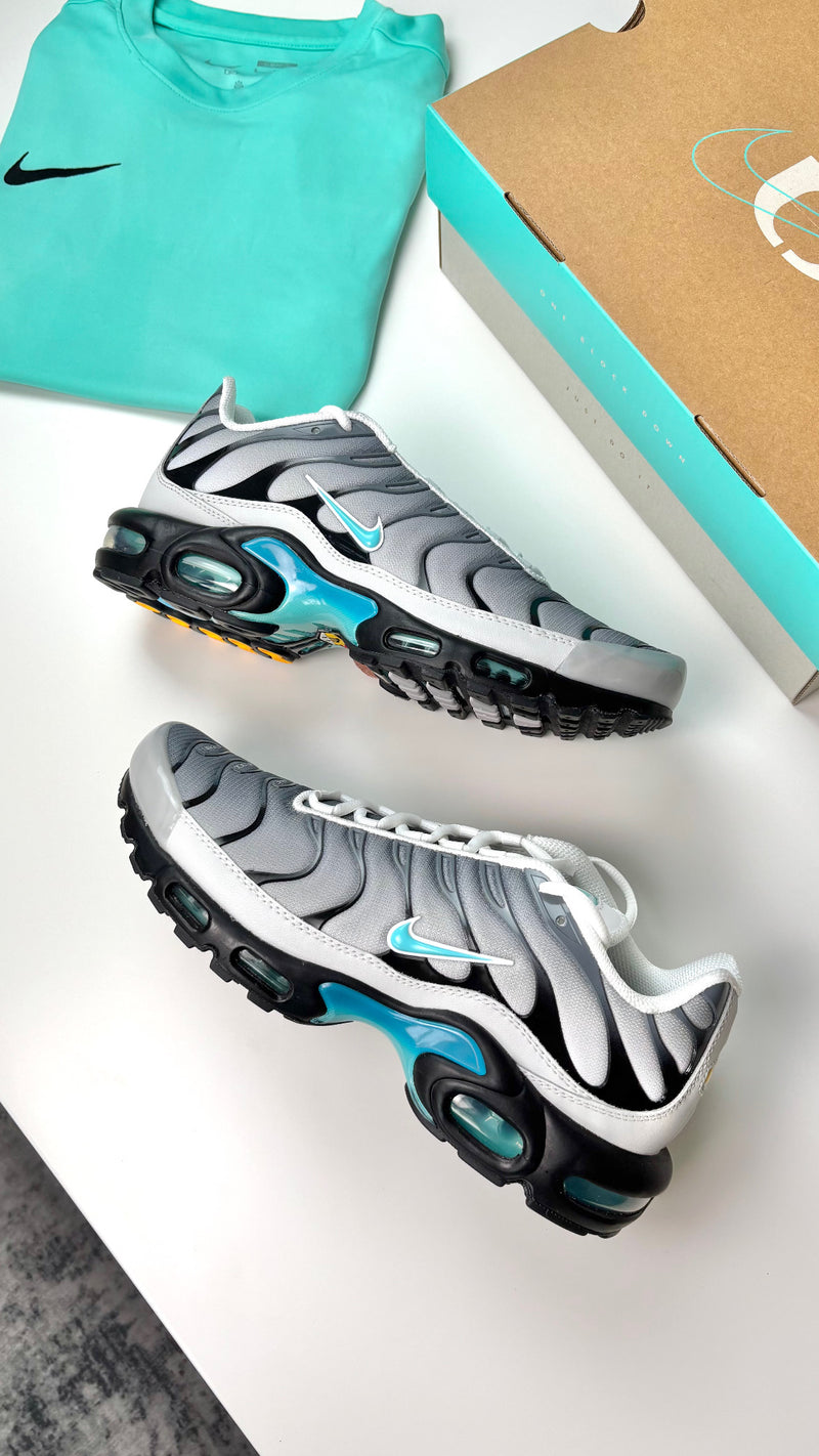 NIKE